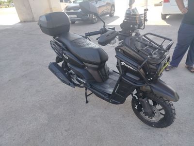 Shu skutr madel tank drongo