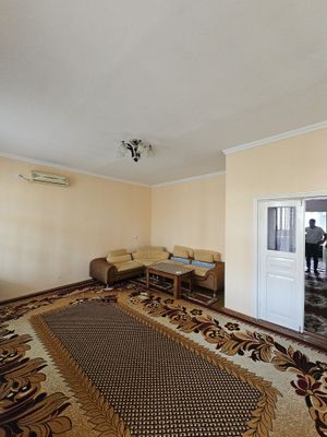 Цеентр Детка Вилоят хокимяти олдида 3 хона коота банковский квартира