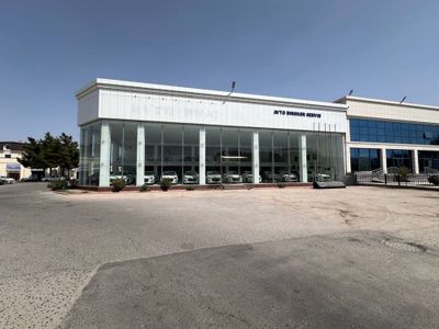 Сдается в аренду автосалон