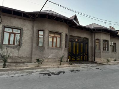 Продаётся дом - 4 соток , 8 комнат. улица Эркин