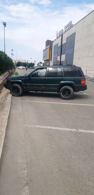 Jipgrahd cherokee