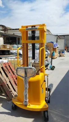 Арзон электрический штабелер 3 м 1,5 тонна SAAB подемник погрузчик