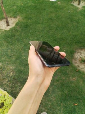 Mi 8 lite sotiladi srochna