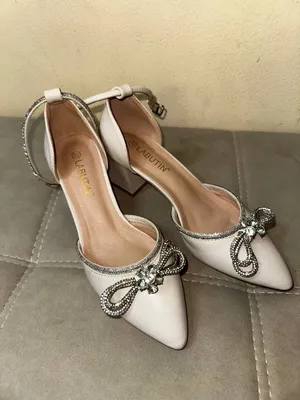 Один раз ношенный туфли