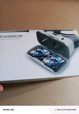 3D formatli koʻzoynak real hayotni tomosha qiling