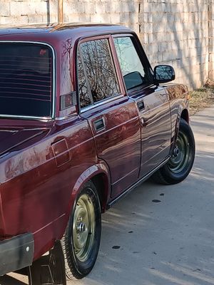 Lada Vaz 2107 sotiladi