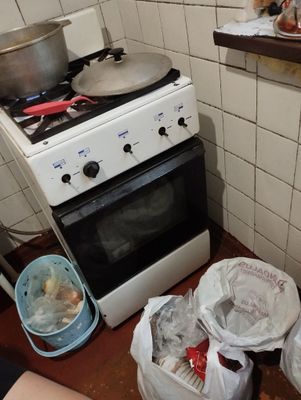 Продается газ плита уступка есте.