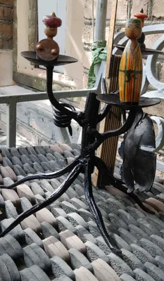 Старый кованый подсвечник