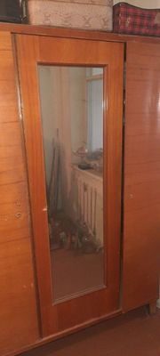 Шкаф вещевой с зеркалом