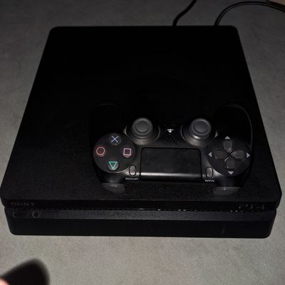 Playstation 4 комплекте есть ещё 3 диски
