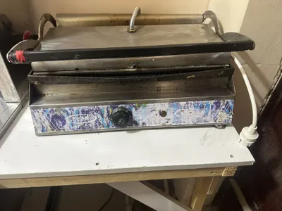 Toster doner aparat Mongol va dazmol 4 tasi bittada