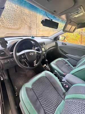 Hyundai accent