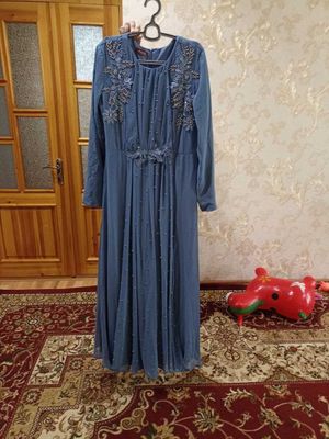 Аёллар кўйлаги сотилади