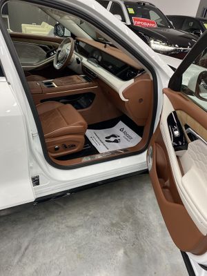 Voyah free apollo tech 2024 bentley bentayga salon kalabratsiya