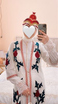 Kelin sarpo. Fata diadema qoshib beraman