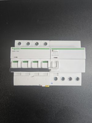 Дифференциальный автомат Schneider Electric 4P 32A (Для Nestone)