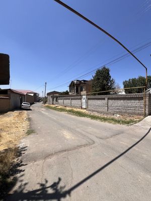 Yer sotiladi 4.5 sotix. Zangi ota .ora tepa mahalla