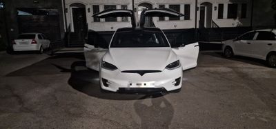 Отличная машина Tesla modul X