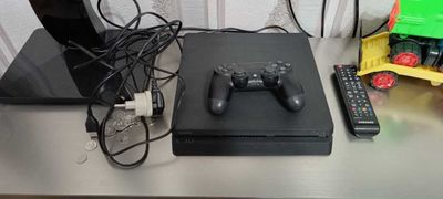 Продается Sony PlayStation 4 Slim 1 ТБ