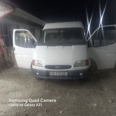 Ford transit sotiladi