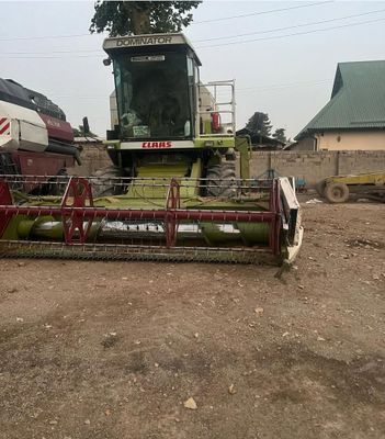 Claas Dominator 130