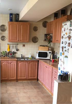 Продам кухонный гарнитур + стол со стульями