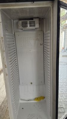 Muzlatgich artel vitrina