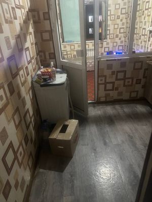 1 хоналик кв сотилади 4 этаж