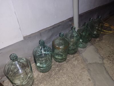 Бутыли продаются