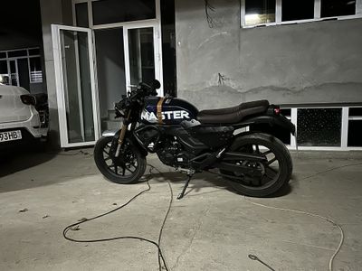 Caferacer , KP Master