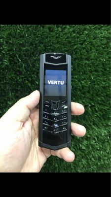 Vertu V10 yengi