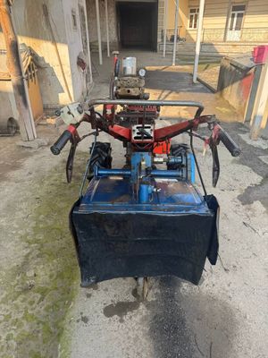 Koreski mini traktor