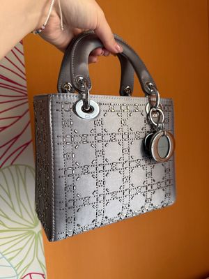 Серая сумка lady dior блестящая