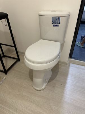 Унитаз новый керамик