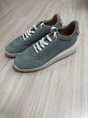 Женские кожанные кросовки