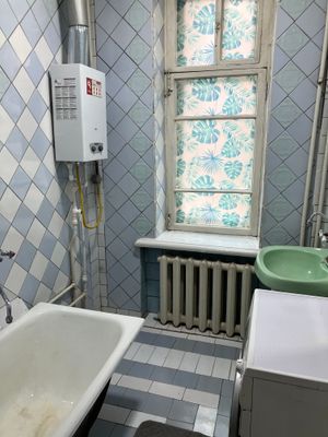 Продаётся своя квартира высокопотолочка 2/2/4