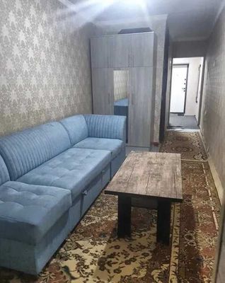 Срочно сдается квартира на Чиланзар-22,1/4/4,галерейка.