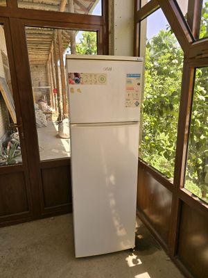 Продаётся Холодильник Artel