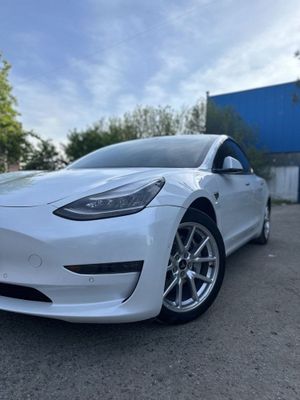 Tesla model 3 2020 evropa