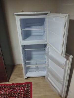 Холодильник Бирюса новый