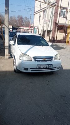 Ласетти 1,8 сотилади