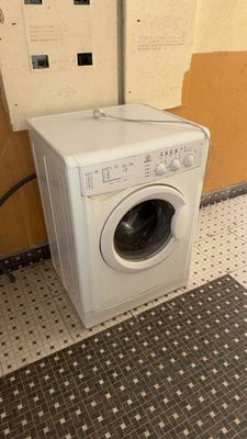 Продам стиралную машинку