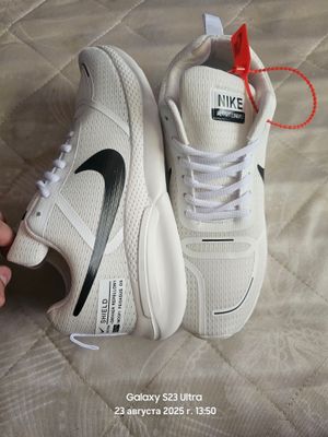 кроссовки Nike