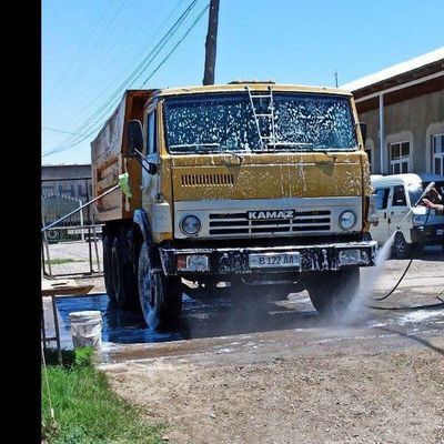 Kamaz 1986 yil salarkada yuriydi