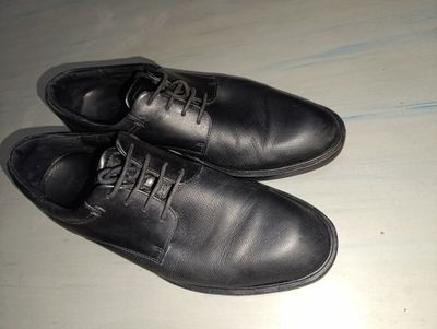 Продам туфли 44 Размер в отличном состоянии одевали совсем мало, кожа