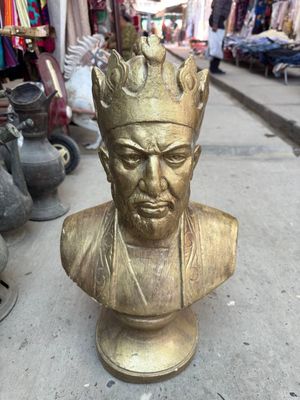 Amir temur statuya