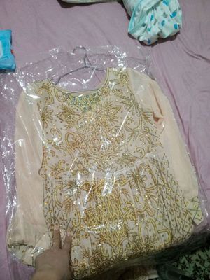 46 48  Razmerga bo'ladi 1 marta kiygan 600 ming