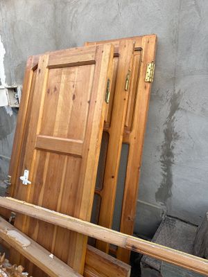 Продаются межкомнатные деревянные двери б/у 7 штук