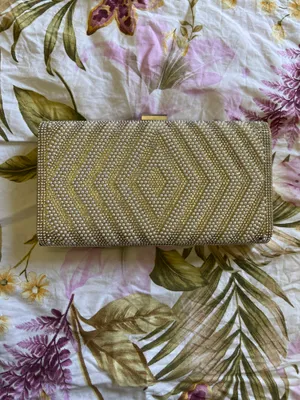 Женская блестящая сумочка