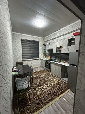 Yakkasaroy Beruniy metro yaqinida kvartira bor